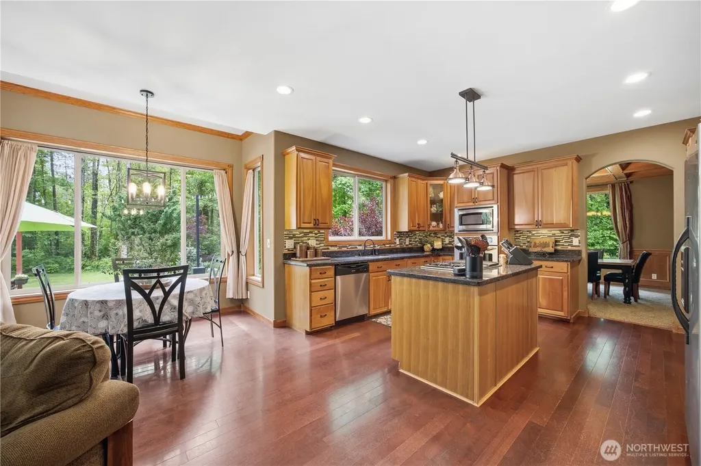 2139 H St Road Blaine WA 98230