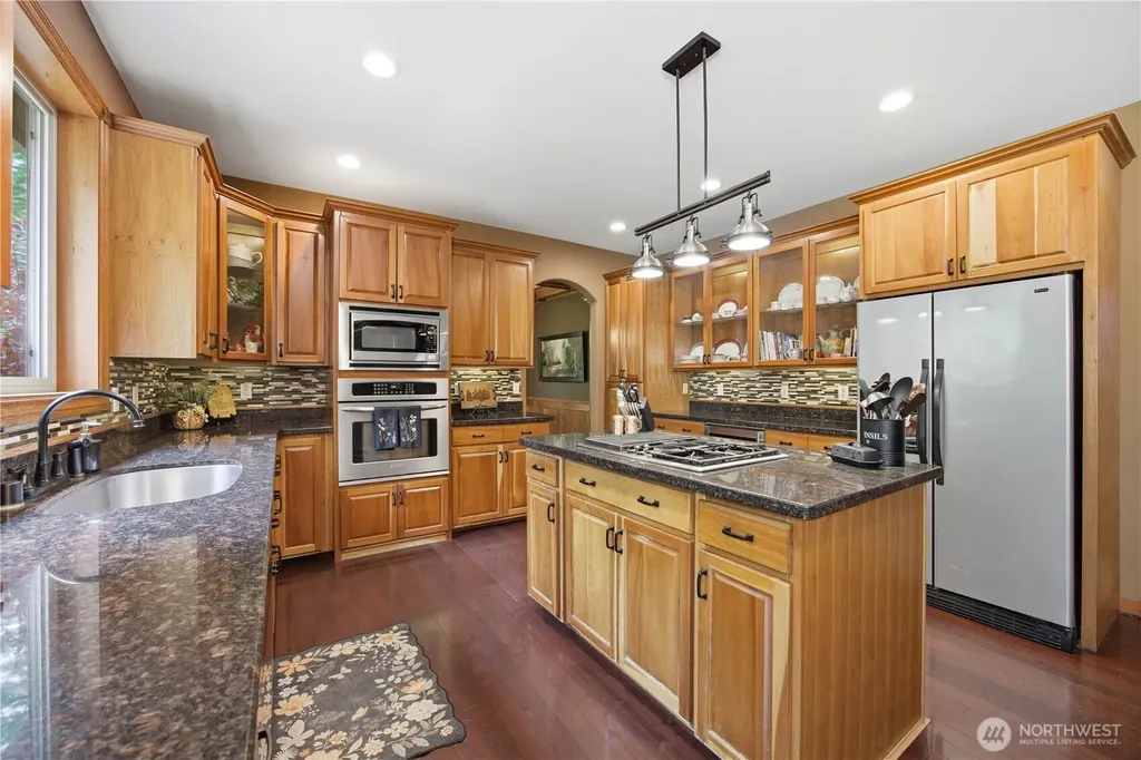 2139 H St Road Blaine WA 98230