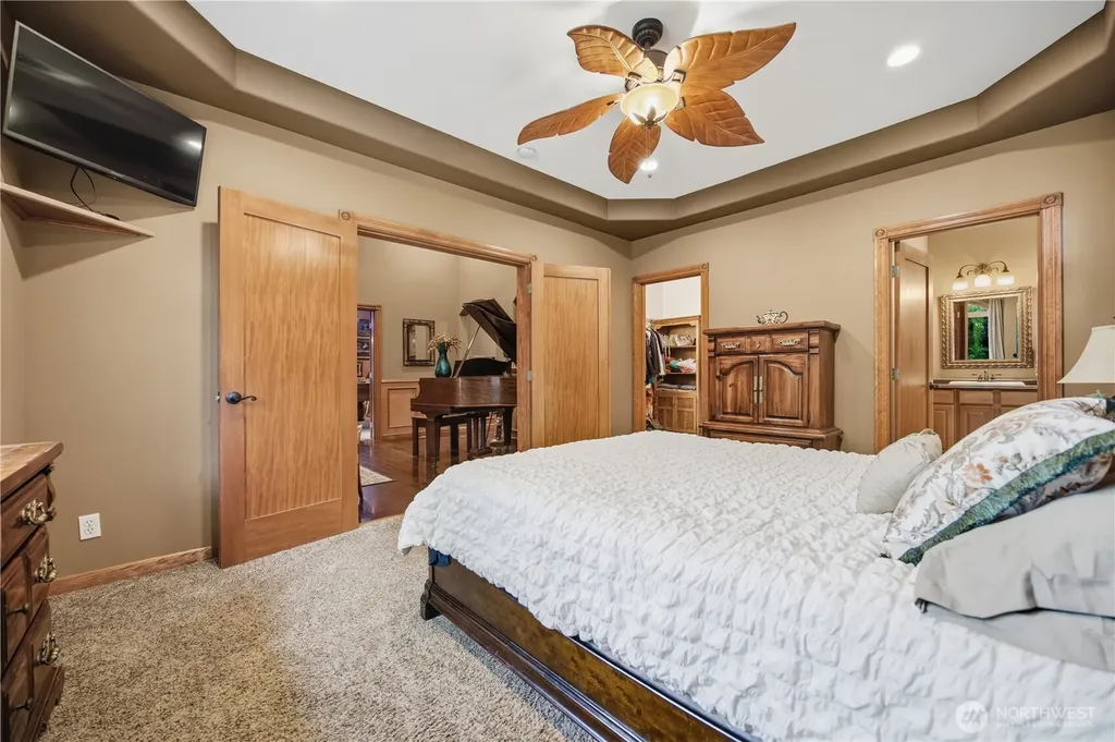 2139 H St Road Blaine WA 98230