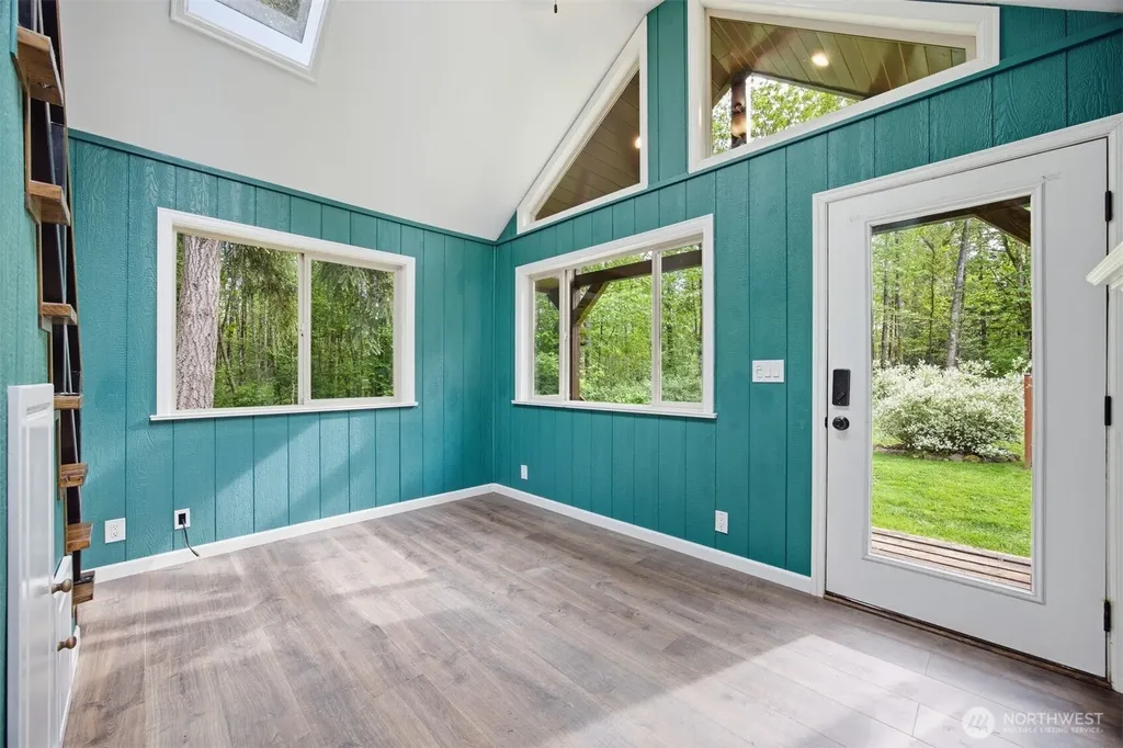 2139 H St Road Blaine WA 98230