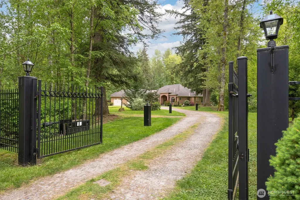 2139 H St Road Blaine WA 98230
