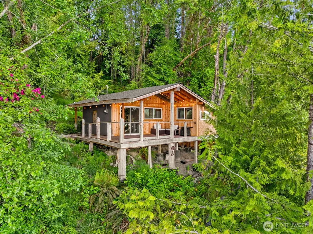 9524 Maple Beach Lane NW Olympia WA 98502