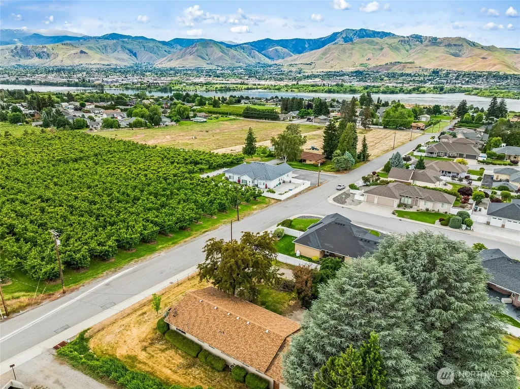 21 SW 31 Street East Wenatchee WA 98802