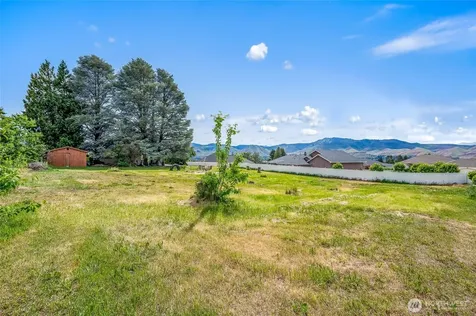 21 SW 31 Street East Wenatchee WA 98802