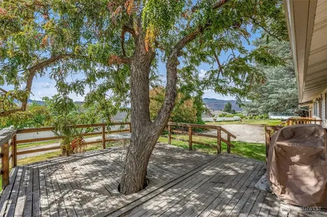 21 SW 31 Street East Wenatchee WA 98802