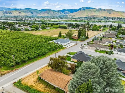 21 SW 31 Street East Wenatchee WA 98802