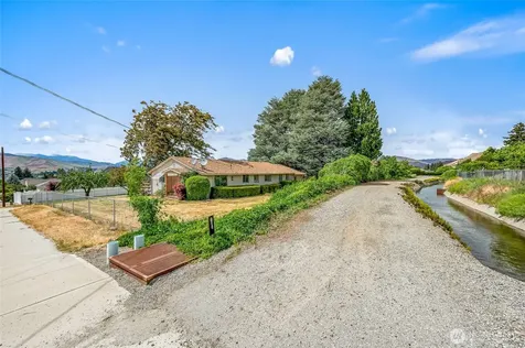 21 SW 31 Street East Wenatchee WA 98802