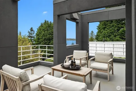 1023 14th Place W Kirkland WA 98033