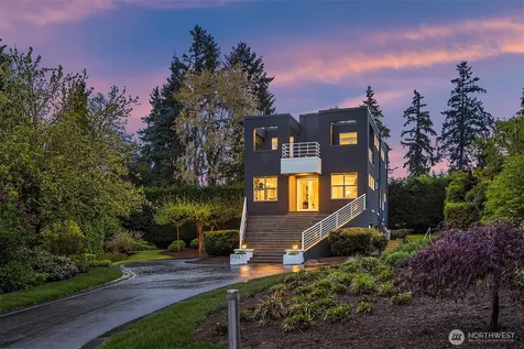1023 14th Place W Kirkland WA 98033