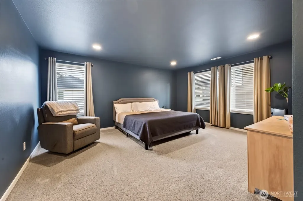 5530 Douglas Avenue SE Auburn WA 98093