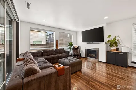 5530 Douglas Avenue SE Auburn WA 98093