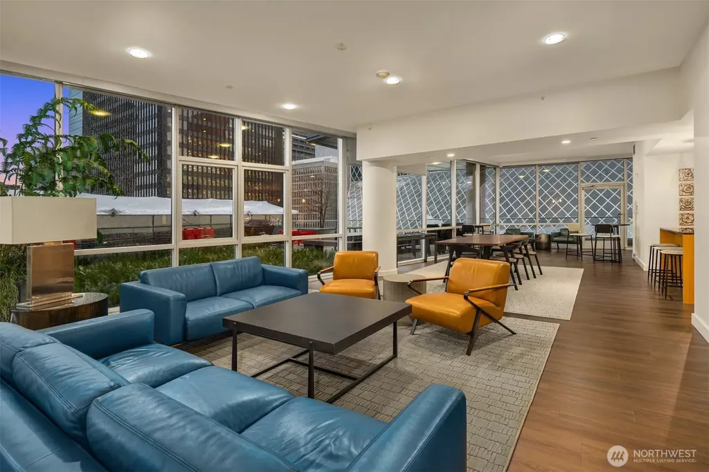 909 5th Avenue Seattle WA 98164