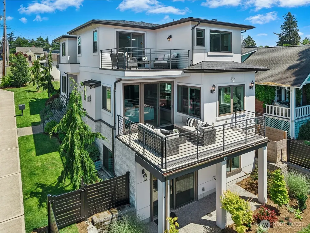 1006 4th Street W Kirkland WA 98033