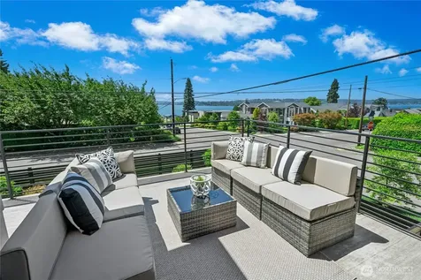 1006 4th Street W Kirkland WA 98033
