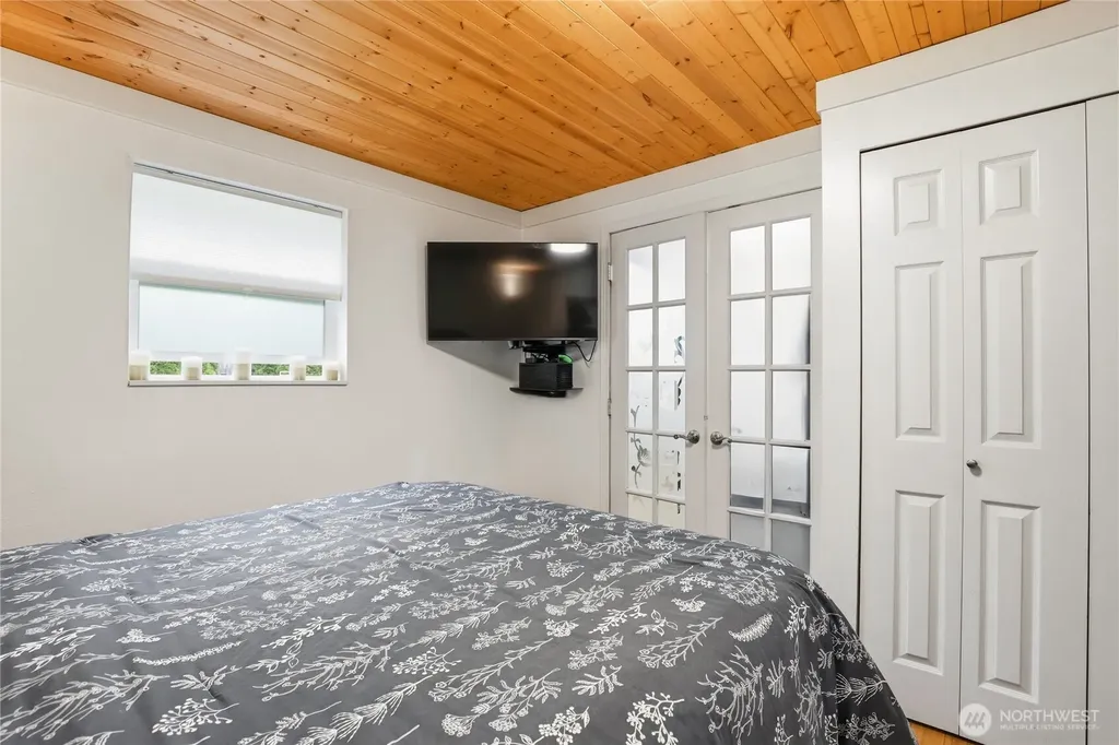6875 E Fillmore Street Port Orchard WA 98366