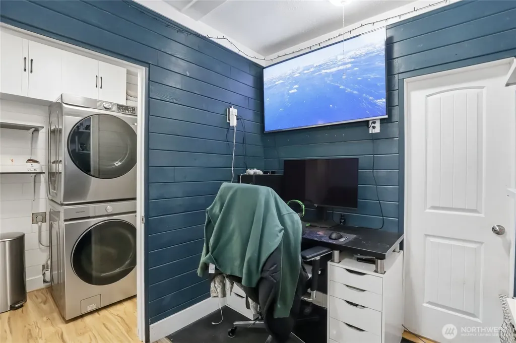 6875 E Fillmore Street Port Orchard WA 98366
