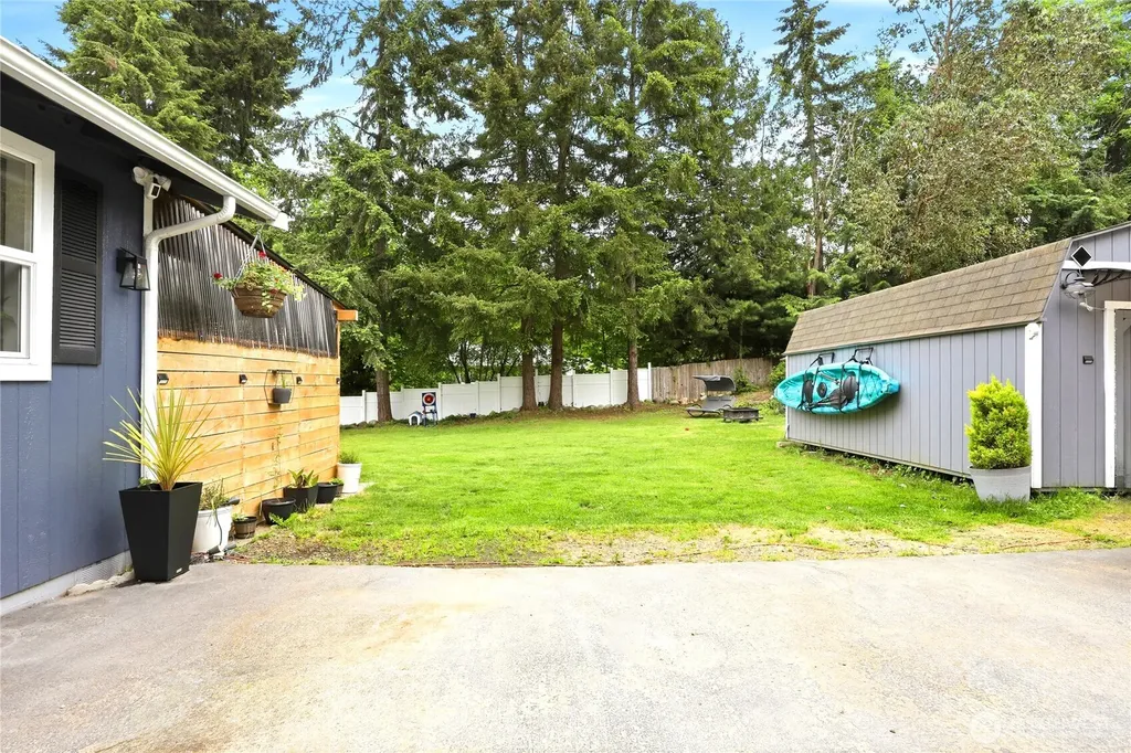 6875 E Fillmore Street Port Orchard WA 98366