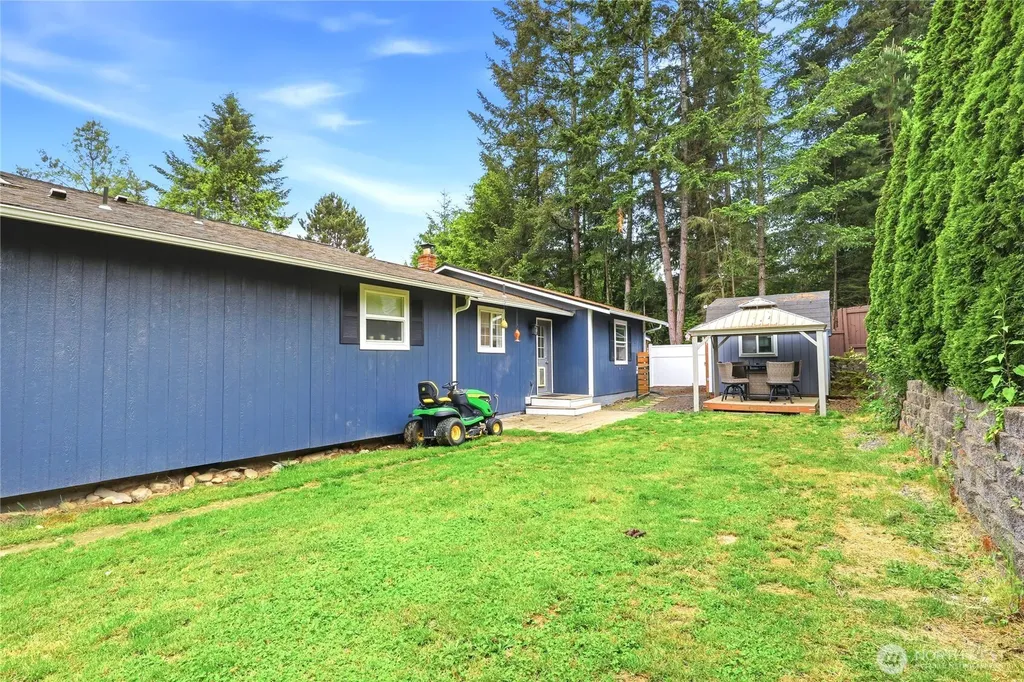 6875 E Fillmore Street Port Orchard WA 98366