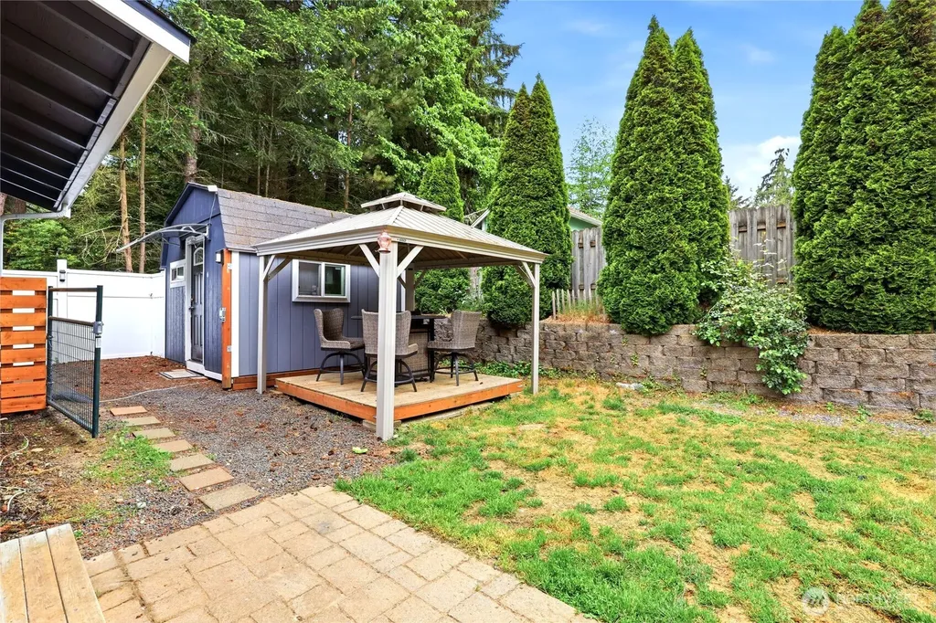 6875 E Fillmore Street Port Orchard WA 98366