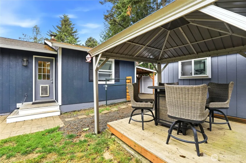 6875 E Fillmore Street Port Orchard WA 98366