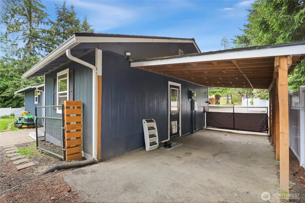 6875 E Fillmore Street Port Orchard WA 98366