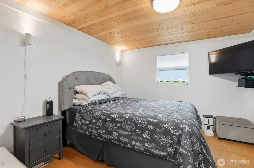 6875 E Fillmore Street Port Orchard WA 98366
