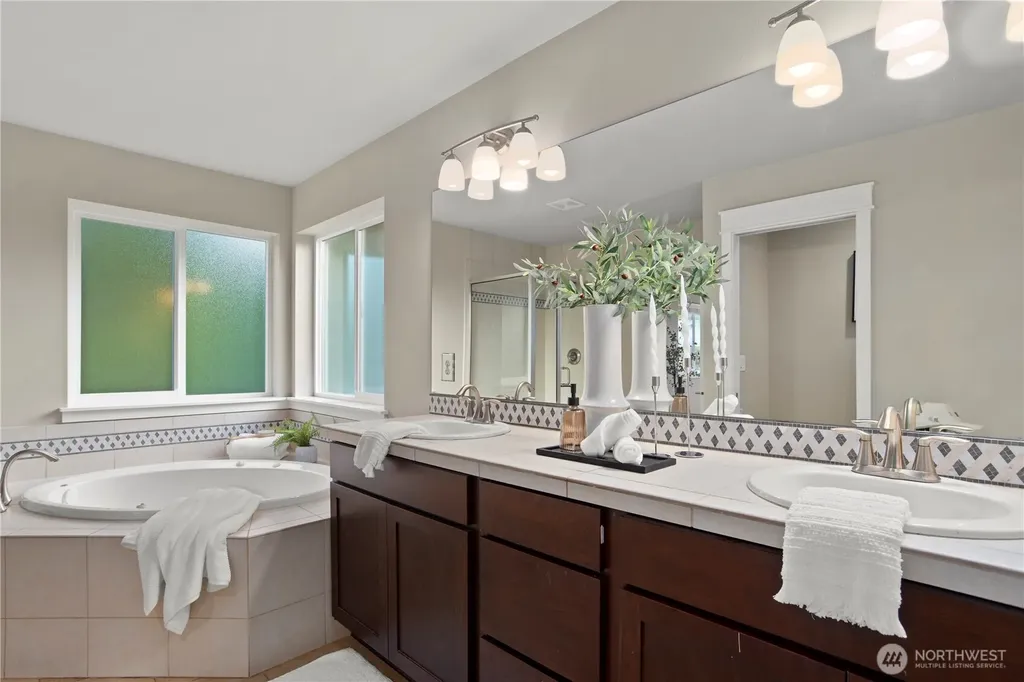 20714 1st Avenue W Lynnwood WA 98036