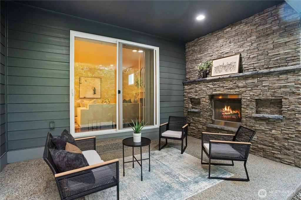 20714 1st Avenue W Lynnwood WA 98036