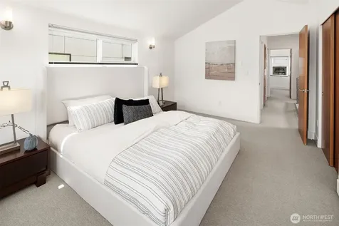 219 12th Avenue E Seattle WA 98102