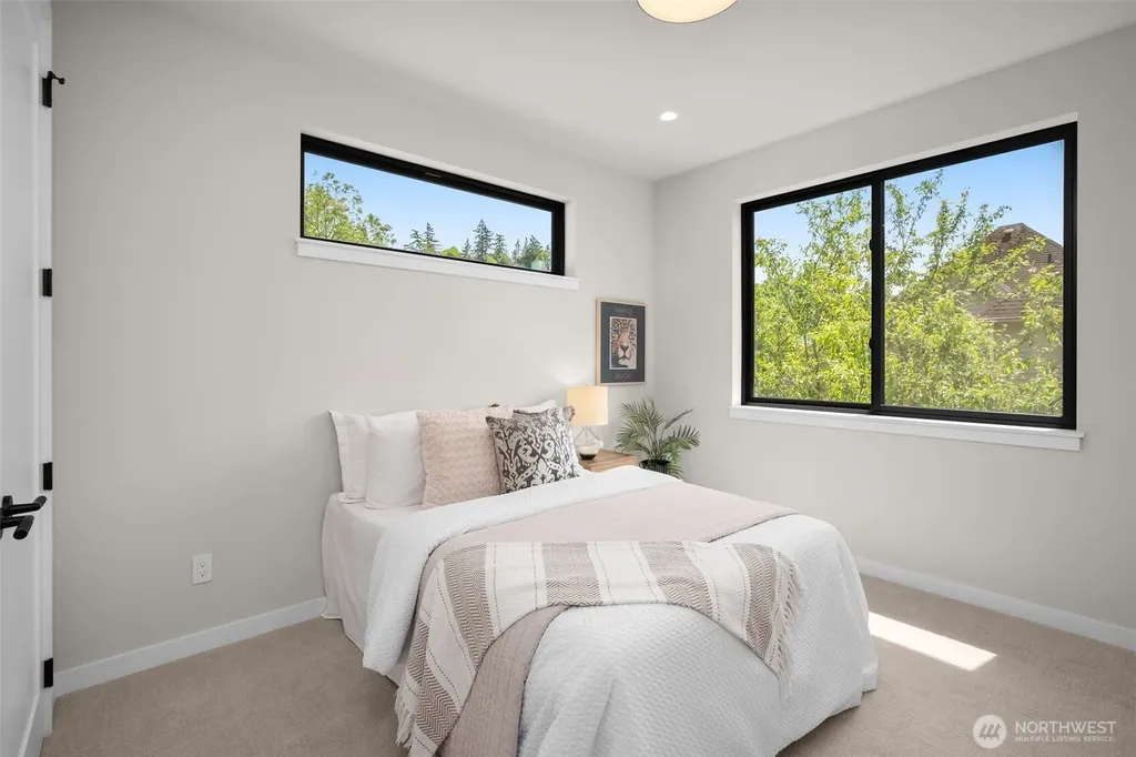 2728 63rd Avenue SE Mercer Island WA 98040
