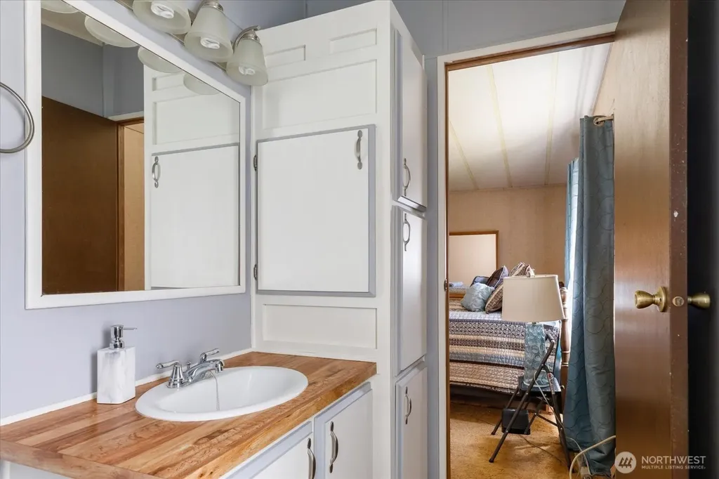 2172 Norman Drive Oak Harbor WA 98277