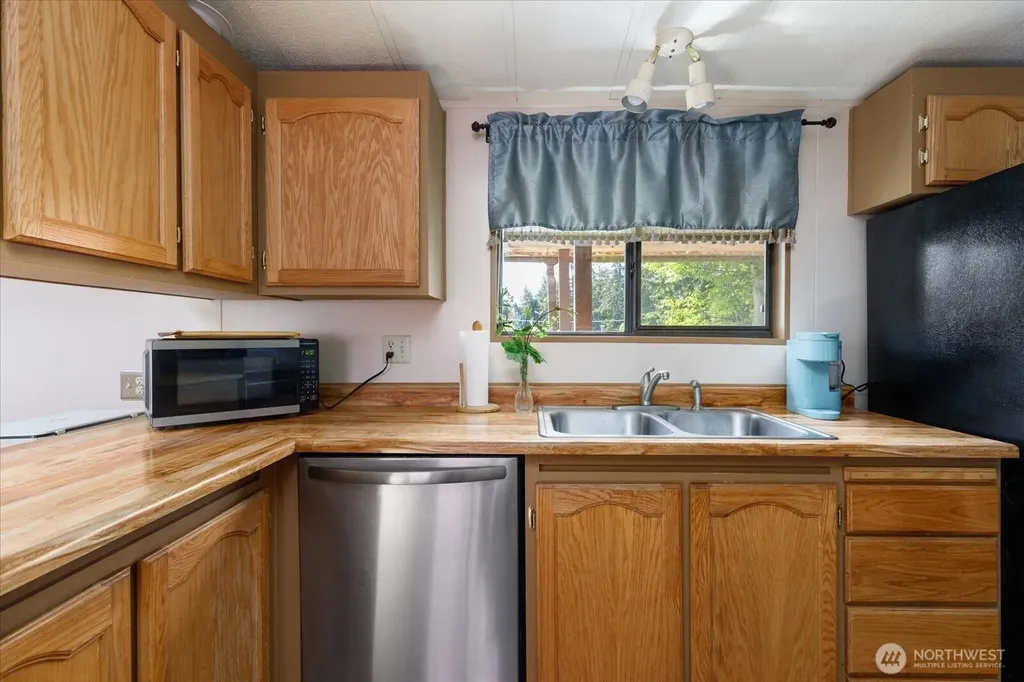 2172 Norman Drive Oak Harbor WA 98277