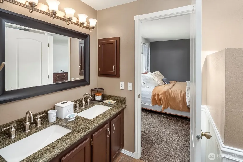 1185 Landover Place Port Orchard WA 98366