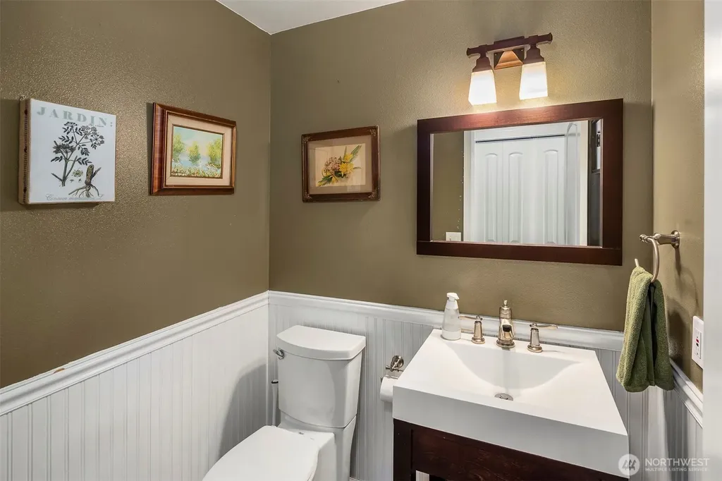 1185 Landover Place Port Orchard WA 98366