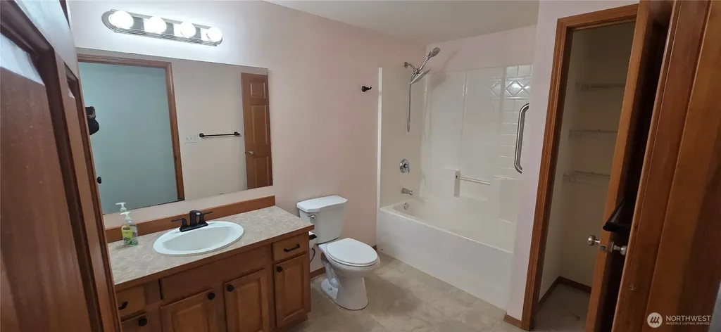 3710 W Edgewood Port Angeles WA 98362