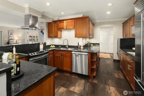 2565 Dexter Avenue N Seattle WA 98109