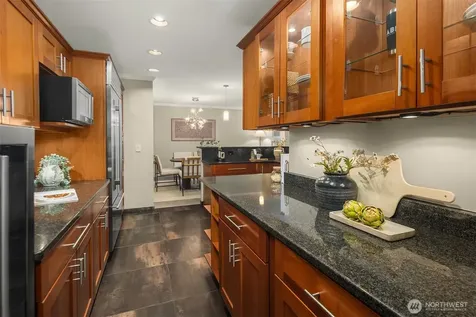 2565 Dexter Avenue N Seattle WA 98109