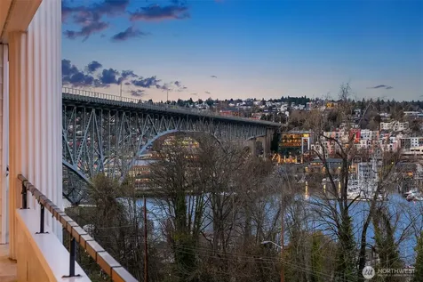 2565 Dexter Avenue N Seattle WA 98109