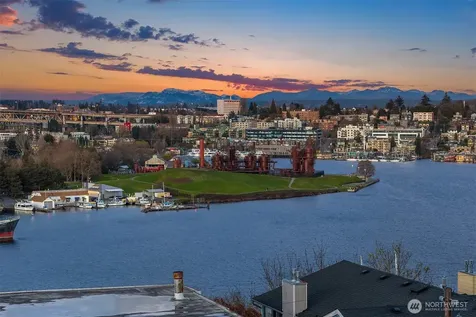 2565 Dexter Avenue N Seattle WA 98109