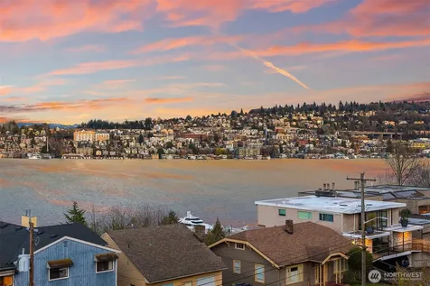 2565 Dexter Avenue N Seattle WA 98109