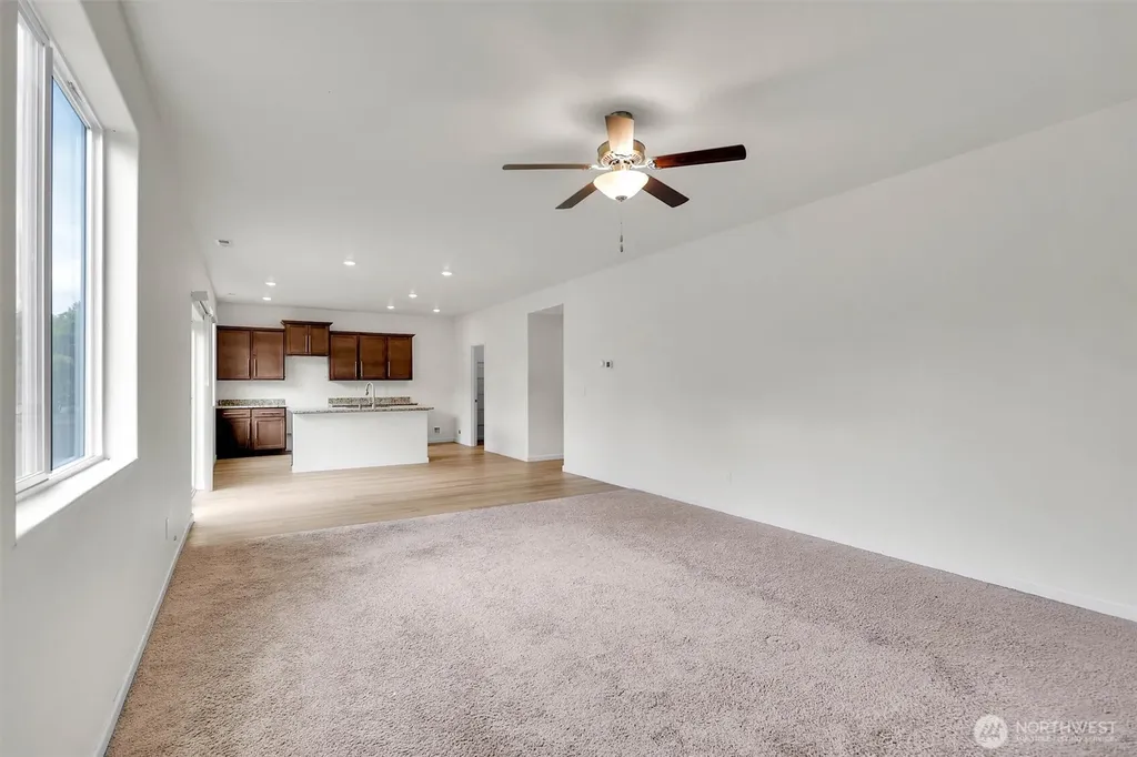 11948 64th Street E Puyallup WA 98372