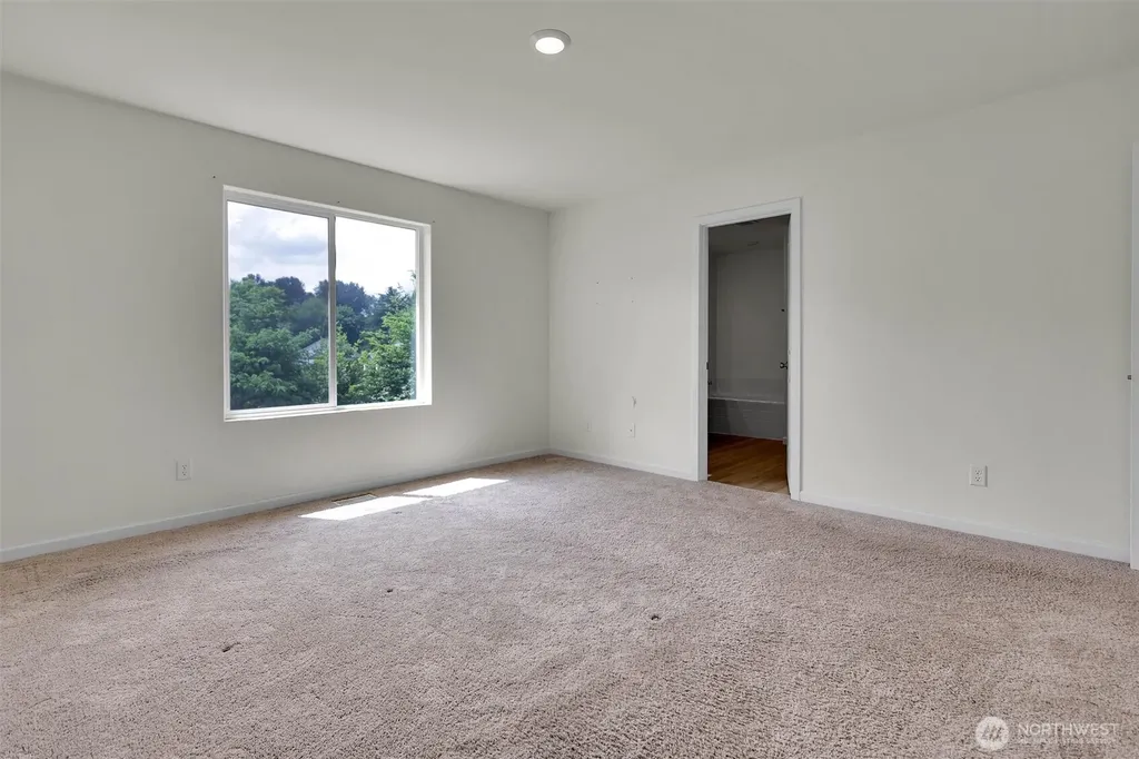 11948 64th Street E Puyallup WA 98372