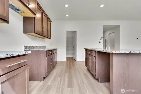 11948 64th Street E Puyallup WA 98372