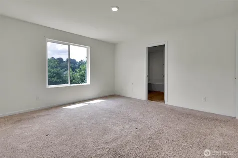 11948 64th Street E Puyallup WA 98372