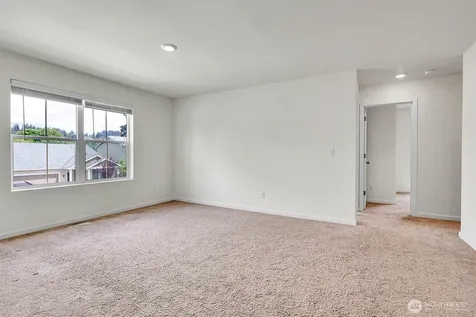11948 64th Street E Puyallup WA 98372