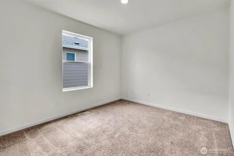 11948 64th Street E Puyallup WA 98372