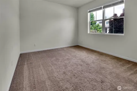 11948 64th Street E Puyallup WA 98372