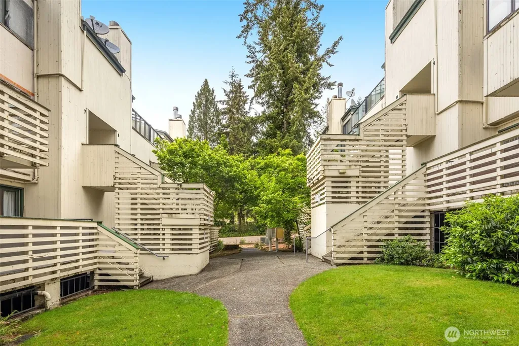 1019 156th Avenue NE Bellevue WA 98007