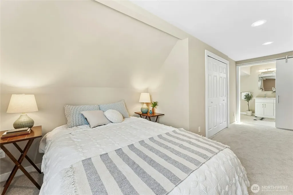 14042 33rd Avenue S Tukwila WA 98168