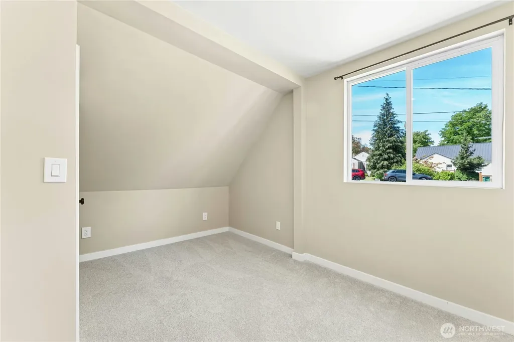 14042 33rd Avenue S Tukwila WA 98168